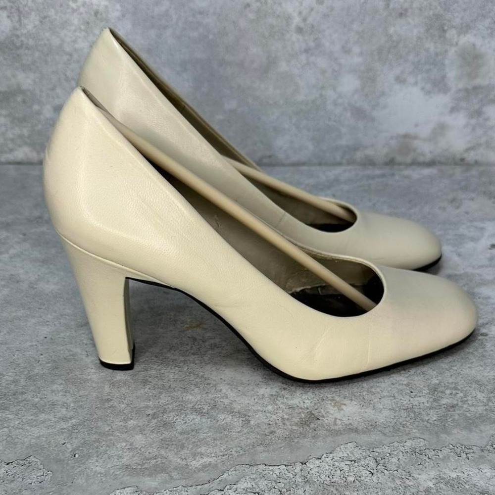 leather high heels‎ with a 3.5" heel and 1" platform Woman's Size 8M